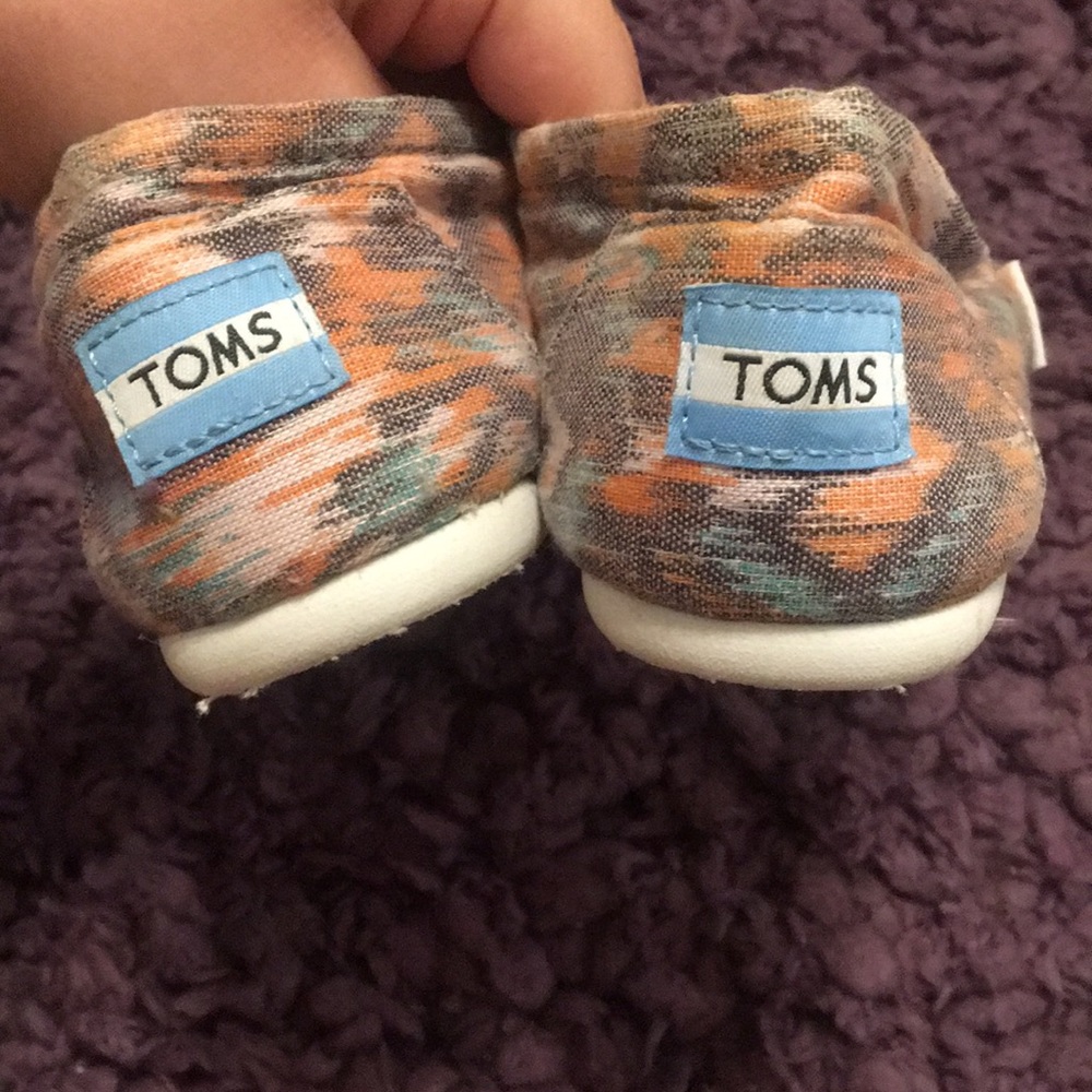 Multicolored Toms - Picture 4 of 5